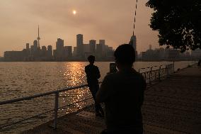 Wildfires Smoke Covers Toronto