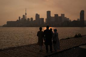 Wildfires Smoke Covers Toronto