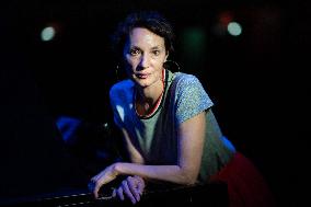 Rochefort - Jeanne Balibar Portrait