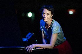 Rochefort - Jeanne Balibar Portrait