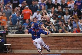 Milwaukee Brewers v New York Mets