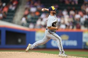 Milwaukee Brewers v New York Mets