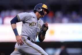 Milwaukee Brewers v New York Mets