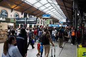Trains Cancelled Following Riots - Paris