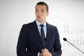 Jordan Bardella gives a press conference - Paris