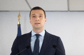 Jordan Bardella gives a press conference - Paris