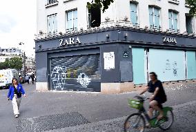 Closed Retails Stores In Paris Due To Bad Economic Situation