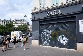 Closed Retails Stores In Paris Due To Bad Economic Situation