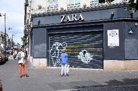 Closed Retails Stores In Paris Due To Bad Economic Situation