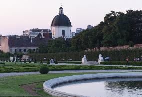 AUSTRIA-VIENNA-BELVEDERE GARDEN