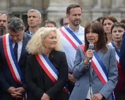 Gathering In Front Of The Town Hall Of Paris