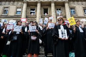 Clerks' Strike - Paris