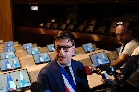 Town Hall Gathering In Support Of Attacked Mayor - Marseille