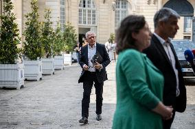 Meeting at Matignon with the chairmen of the parliamentary group at French National Assembly and at the French Senat - Paris