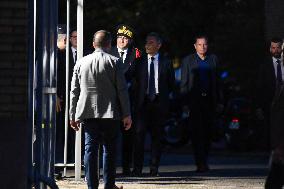 Emmanuel Macron Visits Police Officers By Night - Paris