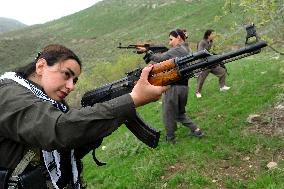 Iranian Women Guerrilla - Iraq