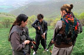 Iranian Women Guerrilla - Iraq