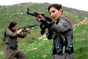 Iranian Women Guerrilla - Iraq