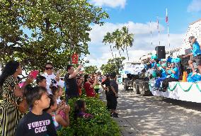 TONGA-NUKU'ALOFA-HOLIDAY PARADE