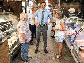 Trudeau Visits A Market - Quebec