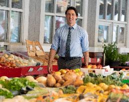 Trudeau Visits A Market - Quebec