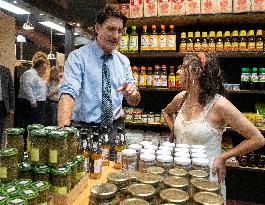 Trudeau Visits A Market - Quebec