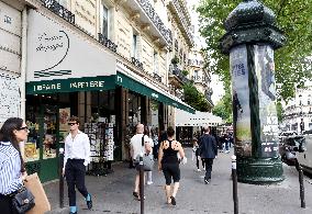 Vivendi Wants To Buy L'Ecume Des Pages - Paris