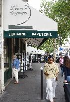 Vivendi Wants To Buy L'Ecume Des Pages - Paris