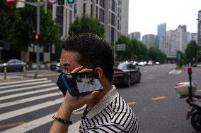 Daily Life In Shanghai Along The Suzhou Creek