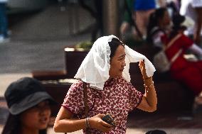 Shanghai Issues Another Alert For Continues Extreme Heat