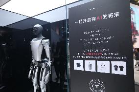 Tesla Optimus Humanoid Robot at The 2023 WAIC in Shanghai