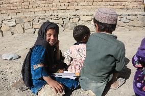 AFGHANISTAN-KABUL-EDUCATION-CHARITY CLASS