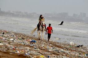 Daily Life In Mumbai