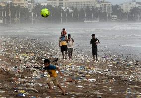 Daily Life In Mumbai