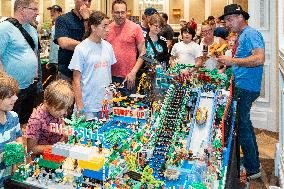 U.S.-TEXAS-SUGAR LAND-LEGO-BRICK RODEO