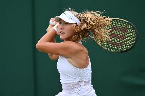 16-Year-Old Qualifier Andreeva Into Wimbledon Last 16