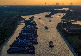 Beijing-Hangzhou Grand Canal Coal Transporting