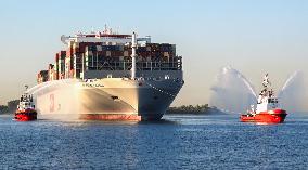 GREECE-PIRAEUS PORT-OOCL PIRAEUS CONTAINER VESSEL