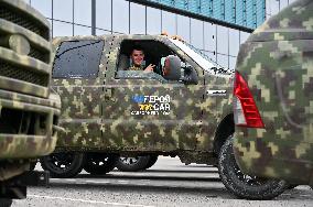 New batch of pickup trucks delivered to Ukrainian defenders