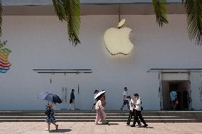 Apple Store Under Renovation in Shanghai