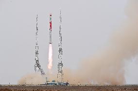 (EyesonSci)CHINA-JIUQUAN-ZHUQUE-2 CARRIER ROCKET-LAUNCH (CN)