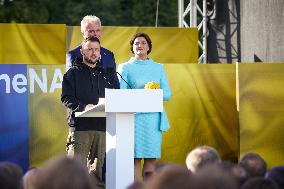 Raising The Flag For Ukraine In NATO Event - Vilnius