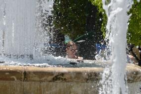 Heatwave 'Cleon' Hits Athens