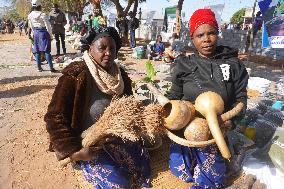 ZAMBIA-WOMEN'S COOPERATIVE-TRADITIONAL TOOLS-HERITAGE