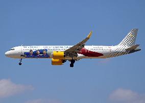 Vueling airbus with livery dedicated to French rugby