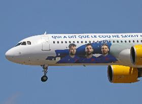 Vueling airbus with livery dedicated to French rugby