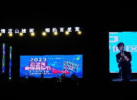 Male singer Chen Chusheng Sings at the 2023 Baili Qingzao Music Festival in Yichang