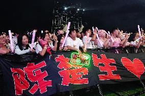 Male singer Chen Chusheng Sings at the 2023 Baili Qingzao Music Festival in Yichang