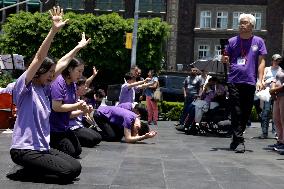 The Korean Milal Missionary Choir Visits Mexico City