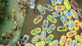 Tourists Experience River Rafting in Huai'an